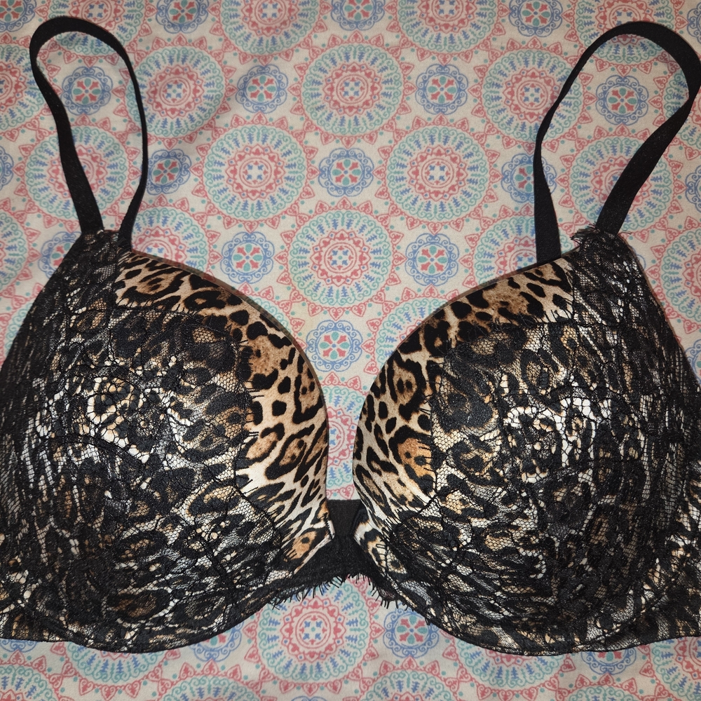 Victoria's Secret Very Sexy Push-up Bra Leopard Print 34C NWOT